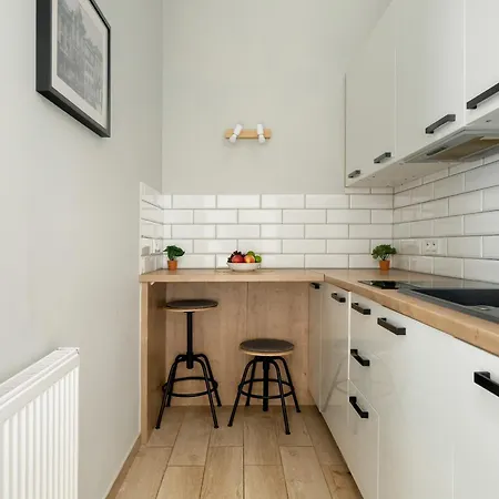 Jasne Studia Very Berry W Centrum Poznania By Renters Appartement *