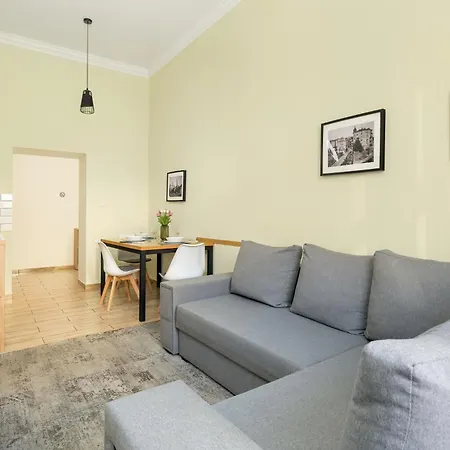 Appartement Jasne Studia Very Berry W Centrum Poznania By Renters