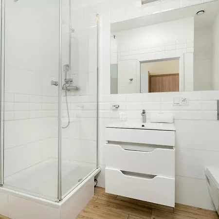 Jasne Studia Very Berry W Centrum Poznania By Renters *