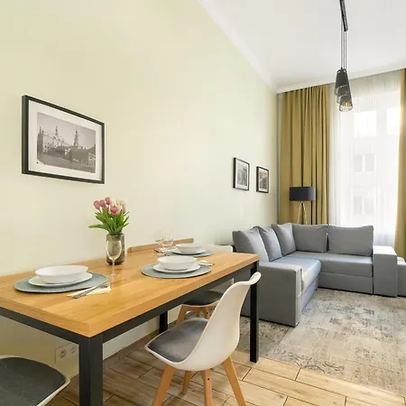 Jasne Studia Very Berry W Centrum Poznania By Renters Appartement