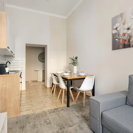 Apartament Jasne Studia Very Berry W Centrum Poznania By Renters *