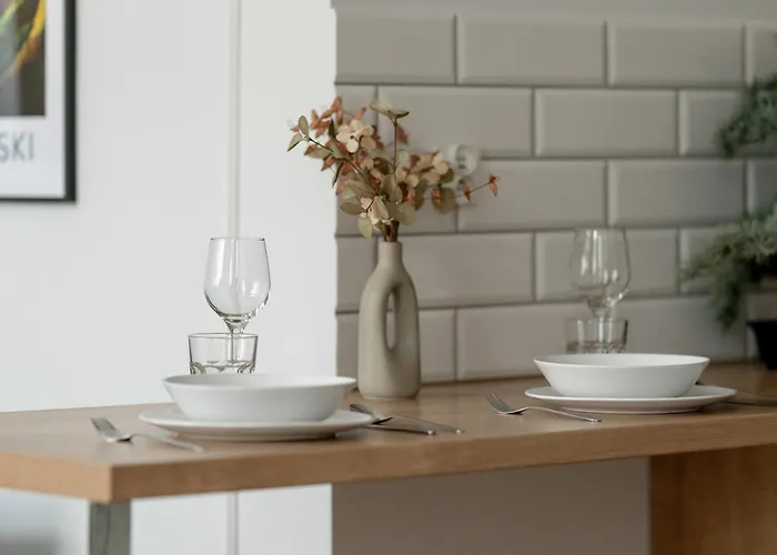 Jasne Studia Very Berry W Centrum Poznania By Renters Poznań