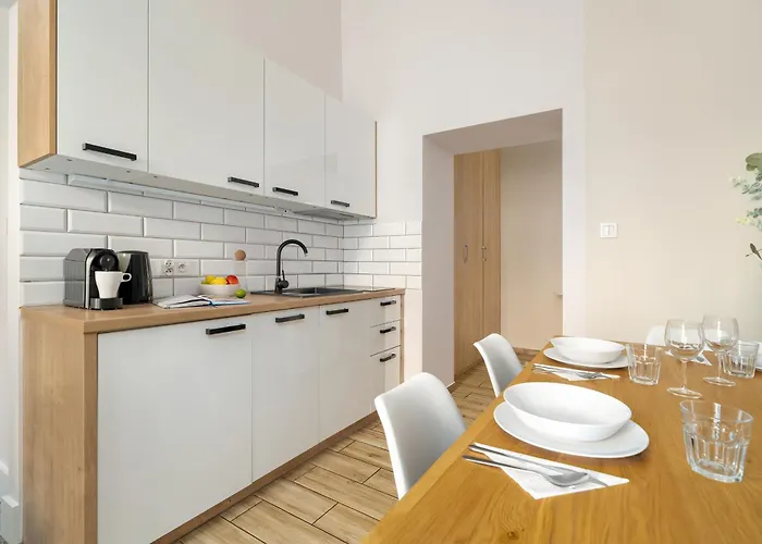 Jasne Studia Very Berry W Centrum Poznania By Renters *