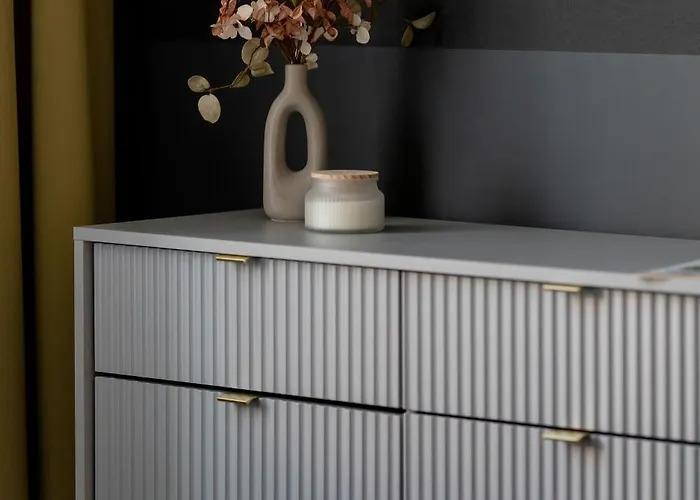 Jasne Studia Very Berry W Centrum Poznania By Renters Lägenhet