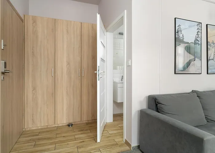 Jasne Studia Very Berry W Centrum Poznania By Renters