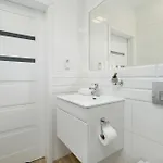 Jasne Studia Very Berry W Centrum Poznania By Renters * Poznan