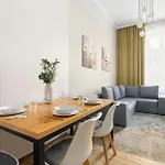 Lejlighed Jasne Studia Very Berry W Centrum Poznania By Renters