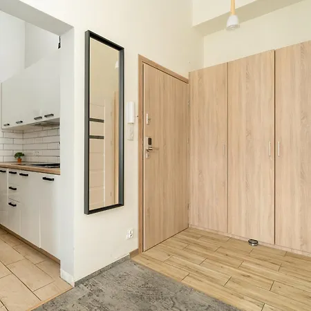 Apartment Jasne Studia Very Berry W Centrum Poznania By Renters *