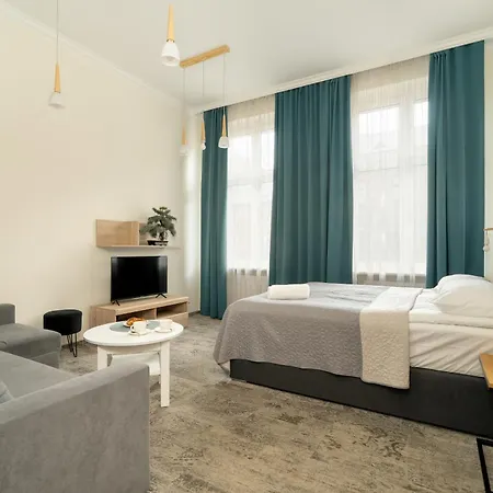 Jasne Studia Very Berry W Centrum Poznania By Renters Apartment *