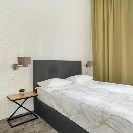 Jasne Studia Very Berry W Centrum Poznania By Renters Poznan