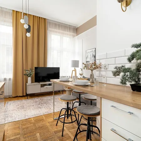 Jasne Studia Very Berry W Centrum Poznania By Renters Appartamento