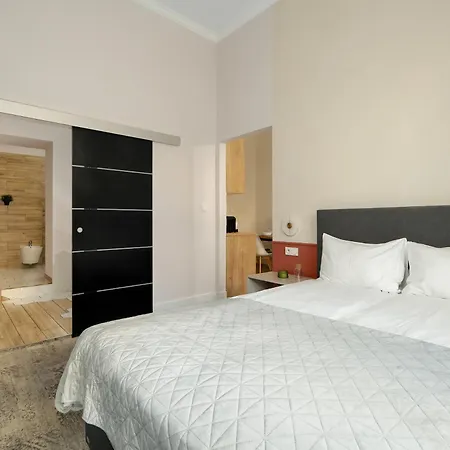 Jasne Studia Very Berry W Centrum Poznania By Renters