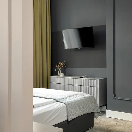 Jasne Studia Very Berry W Centrum Poznania By Renters Διαμέρισμα