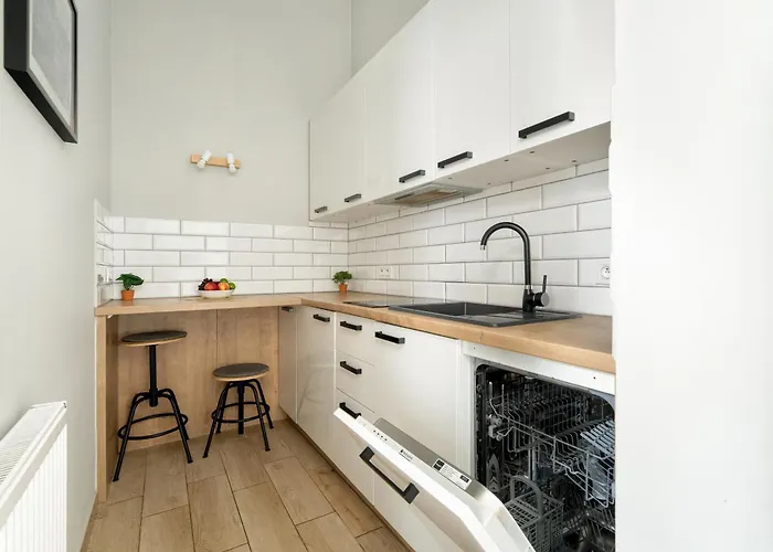 Jasne Studia Very Berry W Centrum Poznania By Renters Appartamento Poznań