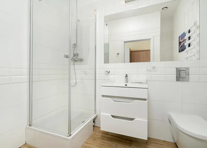 Jasne Studia Very Berry W Centrum Poznania By Renters *