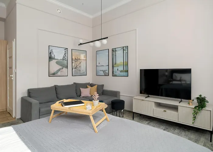 Jasne Studia Very Berry W Centrum Poznania By Renters